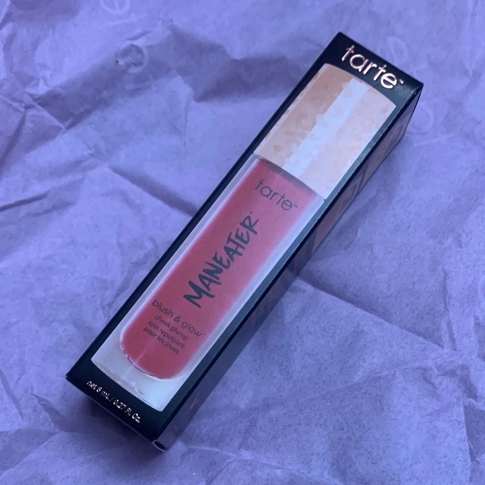 Tarte Maneater Blush & Glow Lip Gloss in Vibrant Pink strawberry